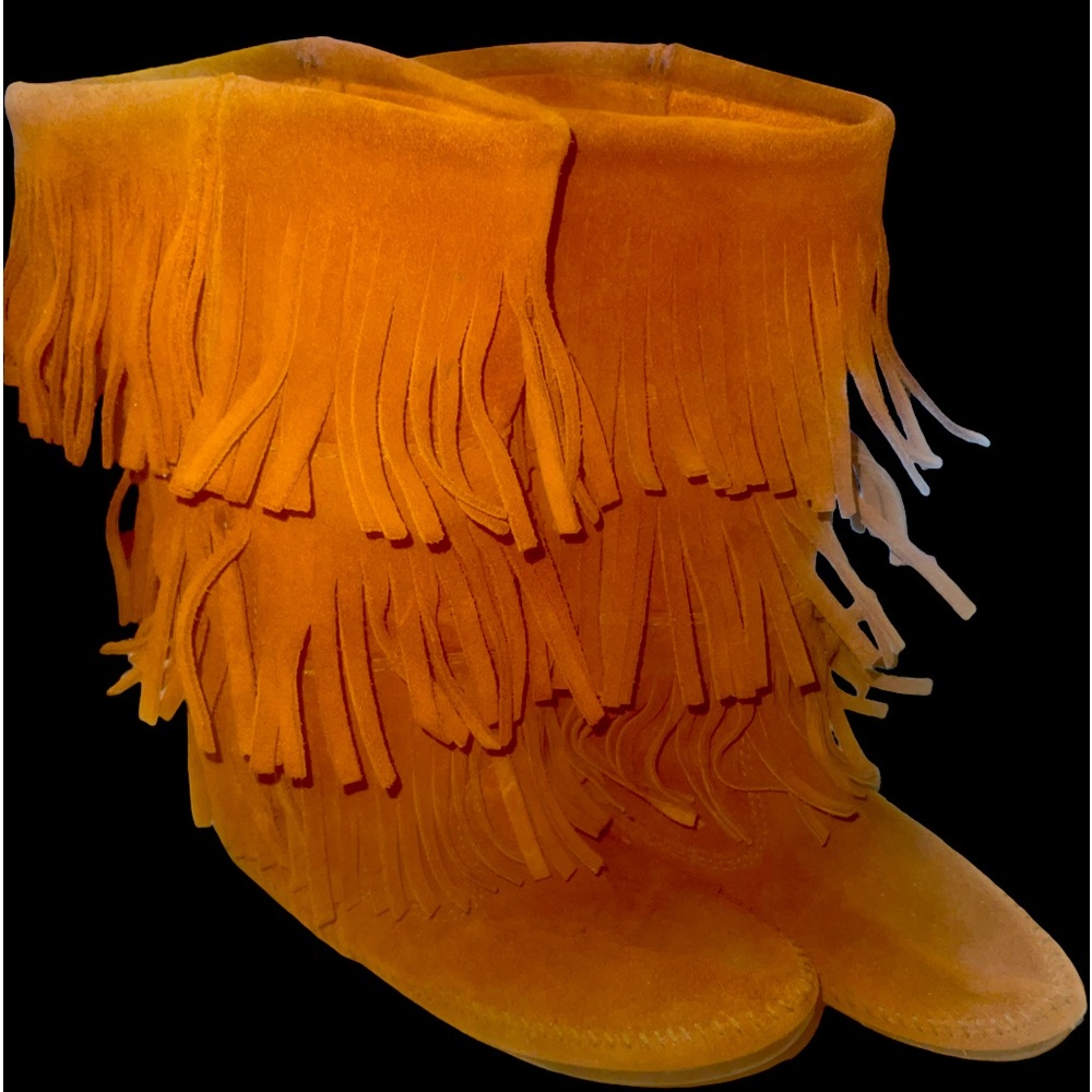 Minnetonka Boots Fringe Size 8 3 Layer